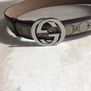 Womens Gucci classic belt! Great condition
